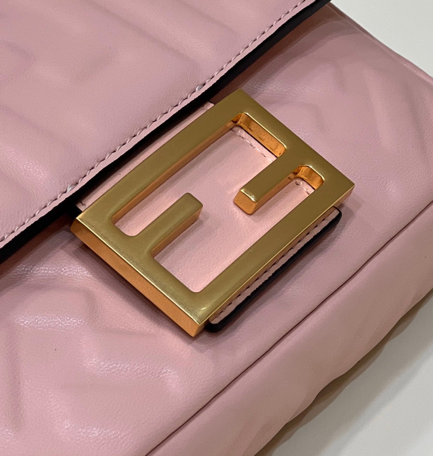 Top QualityTop Quality Baguette Pink For Women, Women’s Handbags, Shoulder And Crossbody Bags 7.5in/19cm FF 8BS017