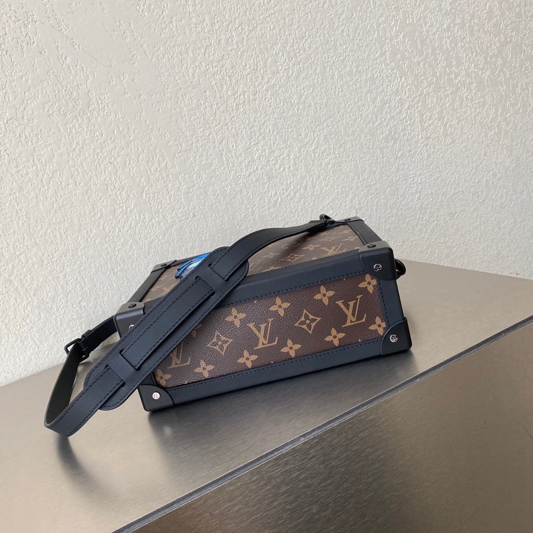 Top Quality Soft Trunk Monogram Canvas For Men, Bags, Shoulder And Crossbody Bags 9.8in/25cm Top Quality M45619