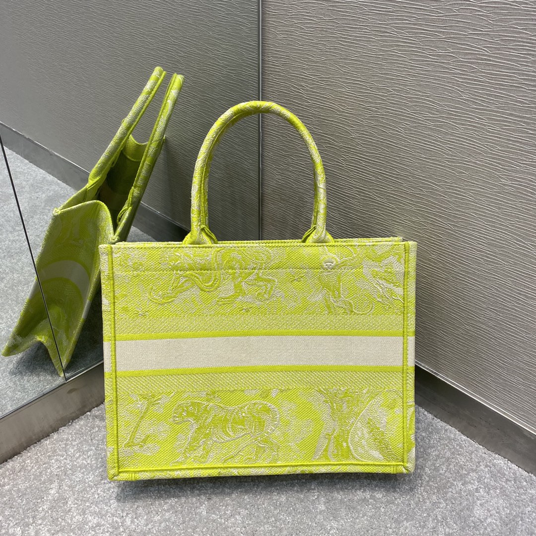 Top Quality MeTop Qualityum Book Tote Lime Toile de Jouy Reverse Embroidery For Women 36cm/16.5in CD