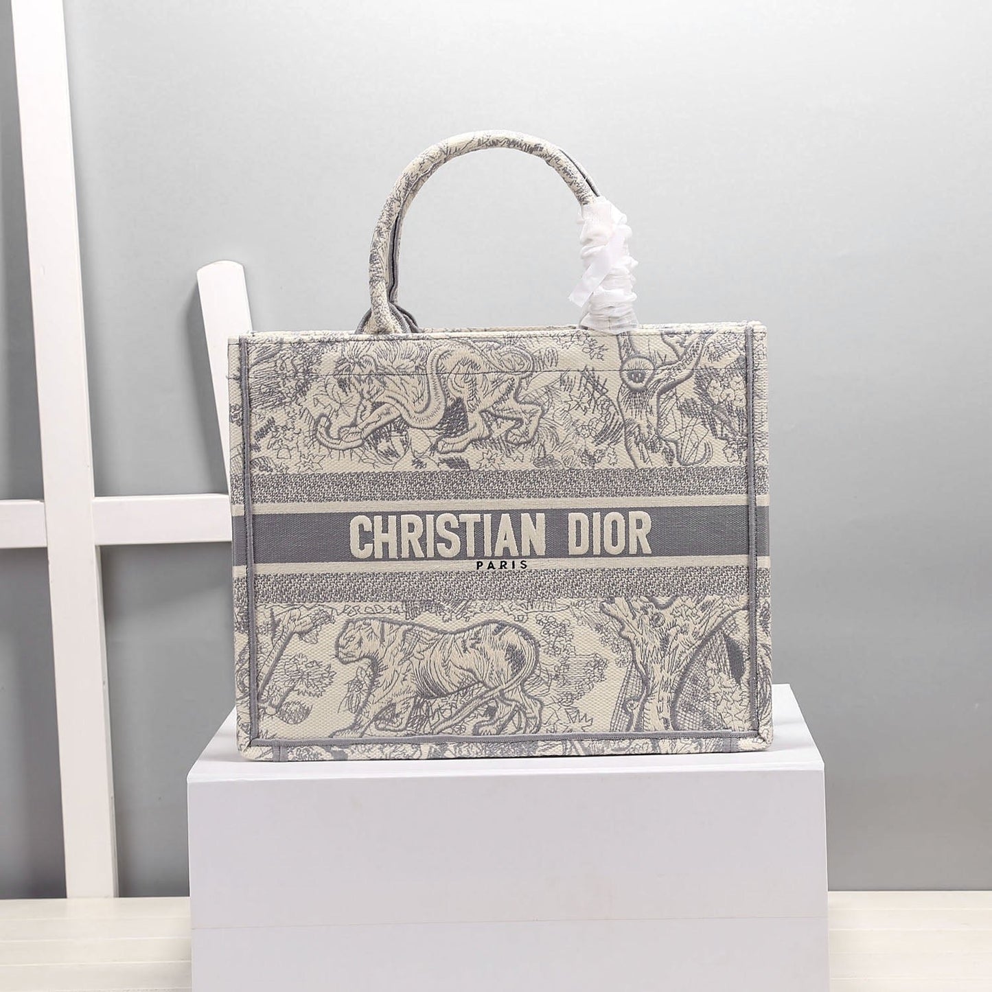 Top Quality MeTop Qualityum Book Tote Gray, For Women, Womens Handbags 14in/36cm CD M1296ZTDT_M932