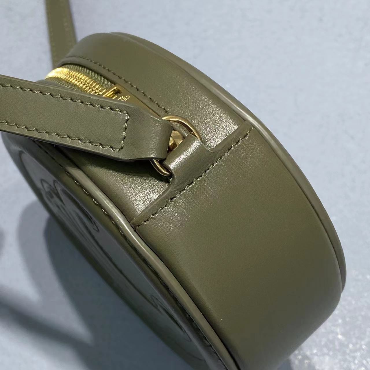 Top Quality Crossbody Oval Purse Cuir Triomphe Dark Green For Women 6in/16cm