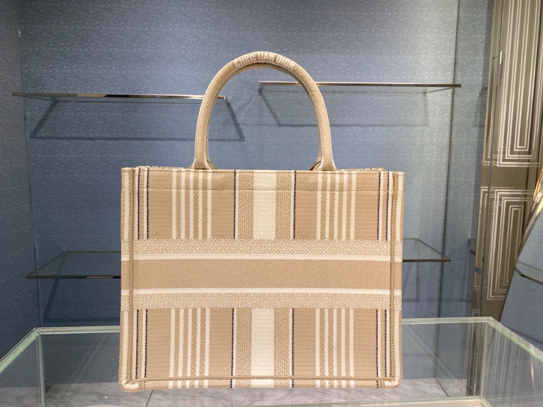 Top Quality MeTop Qualityum Book Tote Beige, For Women, Womens Handbags 14in/36cm CD