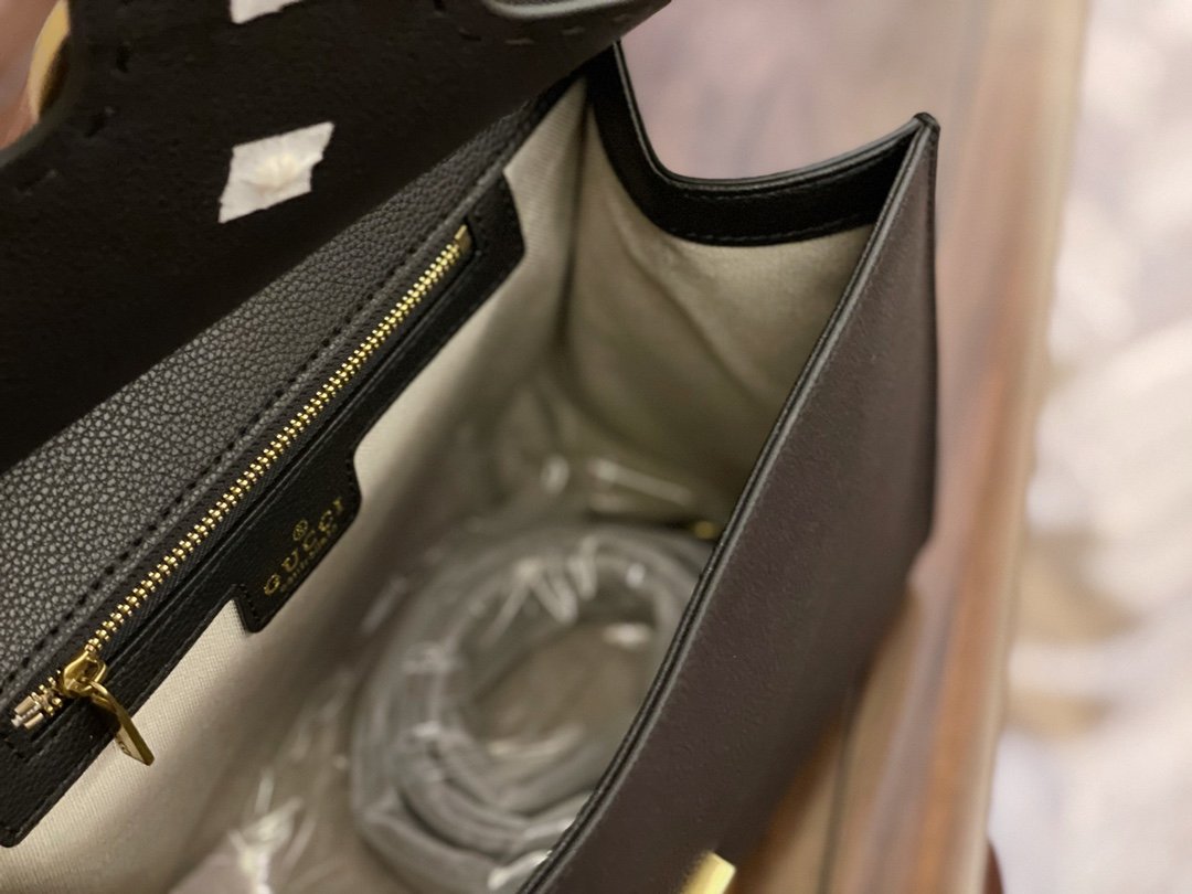 EN - New 1:1 rep  Bags GCI 216