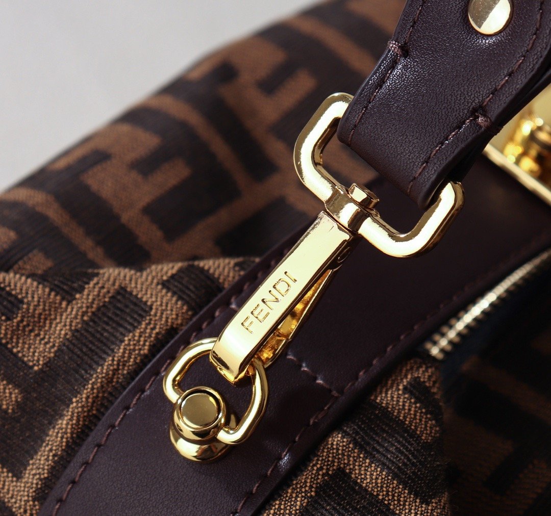 EN - New 1:1 rep  Bags FEI 100