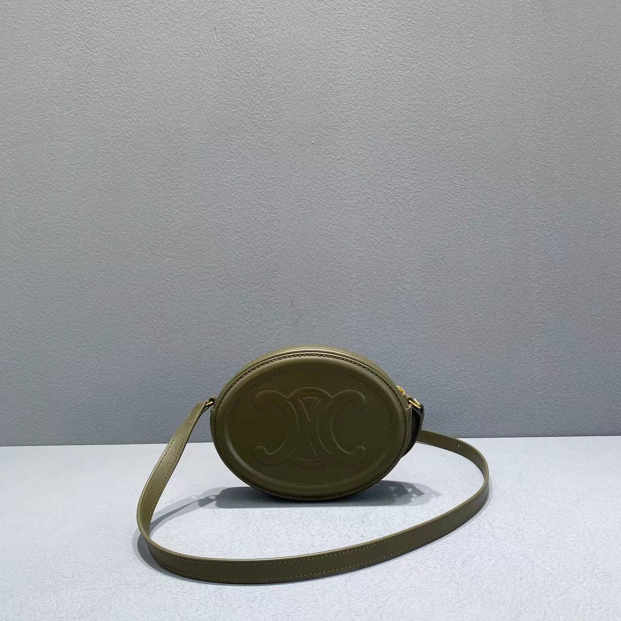 Top Quality Crossbody Oval Purse Cuir Triomphe Dark Green For Women 6in/16cm