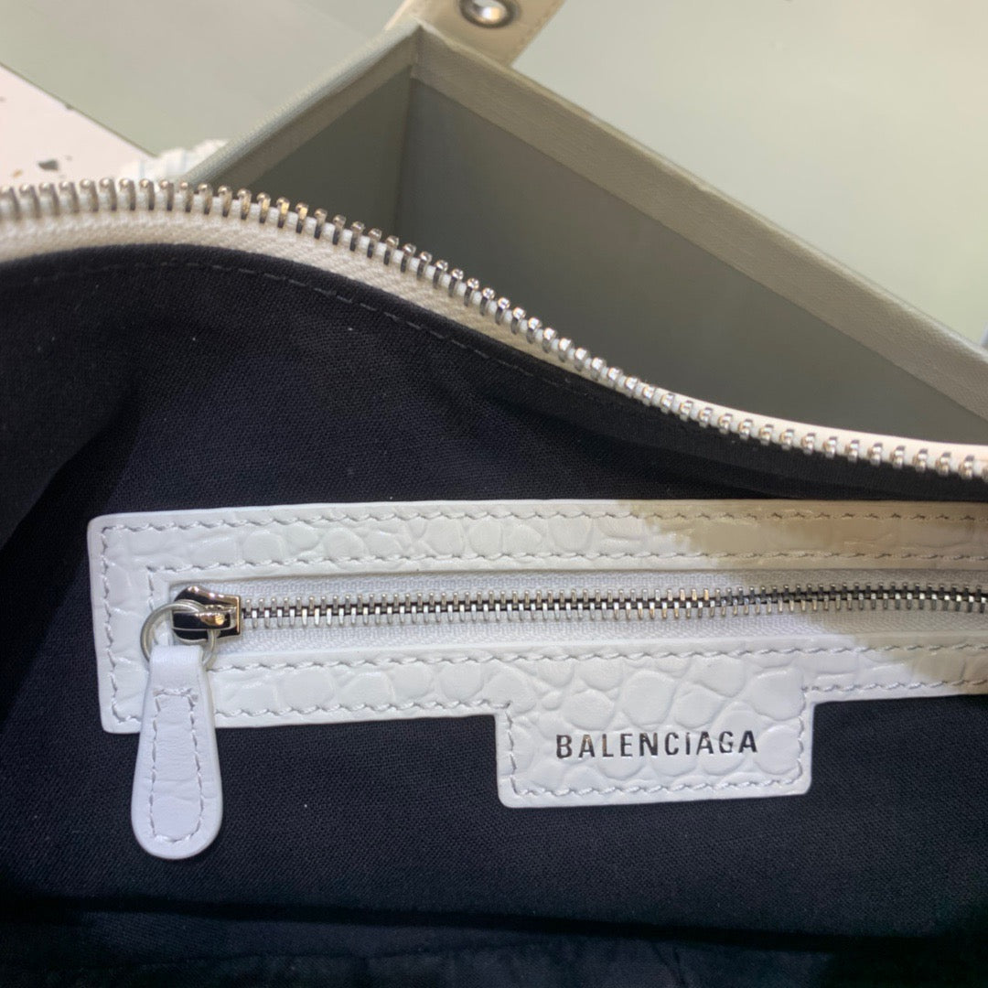 Top Quality Le Cagole XS Shoulder Bag In White, For Women,  Bags 13in/33cm 700940210BK9104