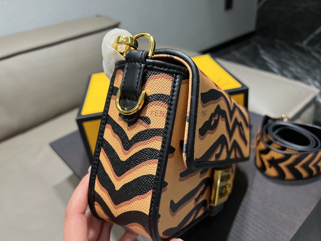 EN - New 1:1 rep  Bags FEI 251