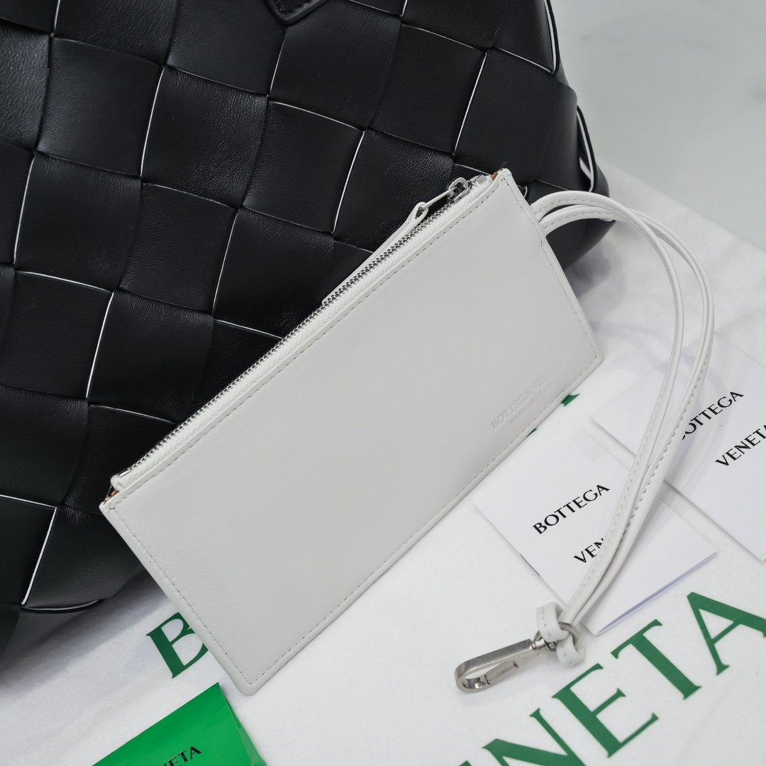 Top Quality MeTop Qualityum Intrecciato Tote Bag Black, For Women, Bags 17.3in/44cm 630817VMAY32544