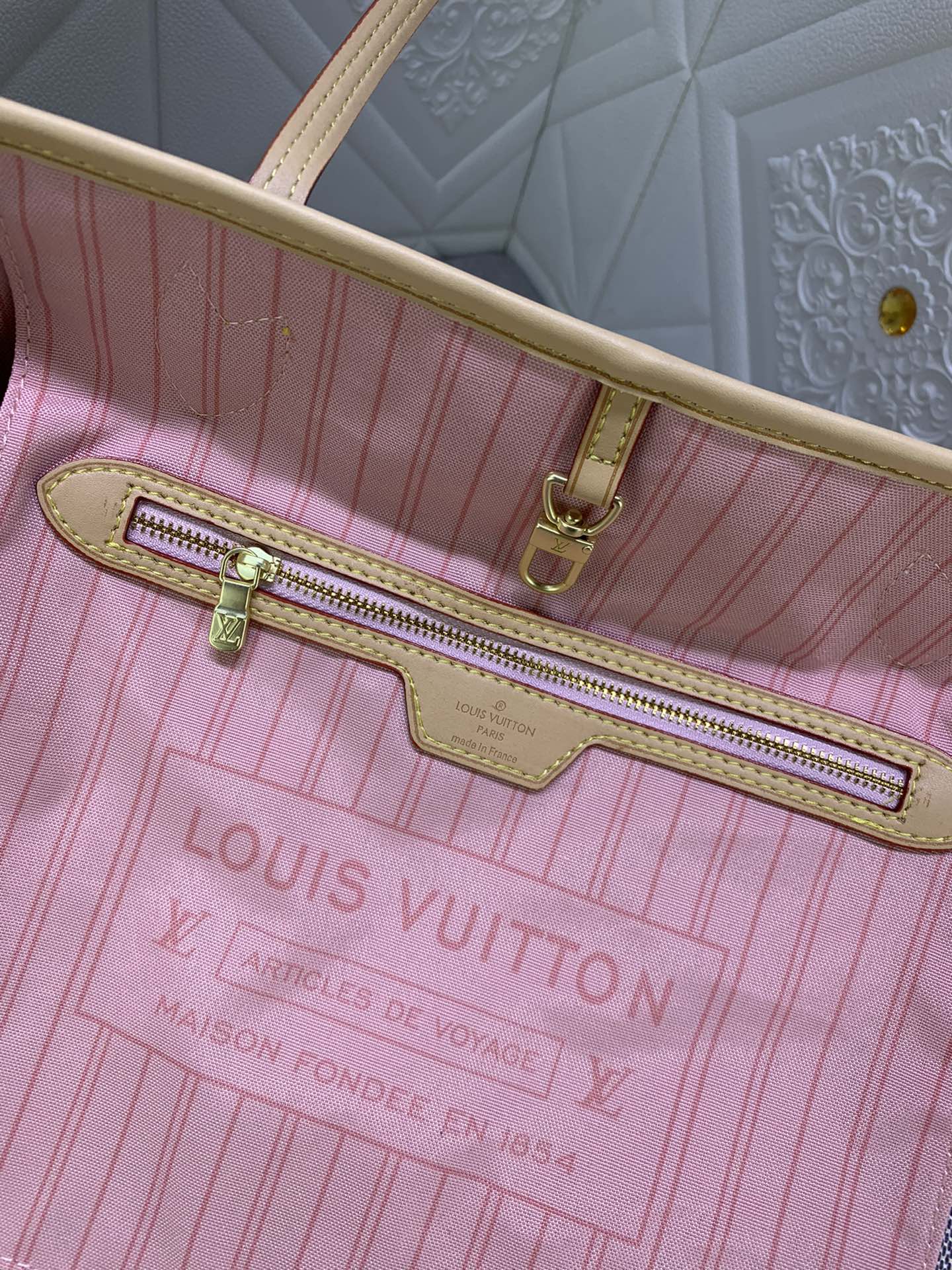 EN - Luxury Bags LUV 812