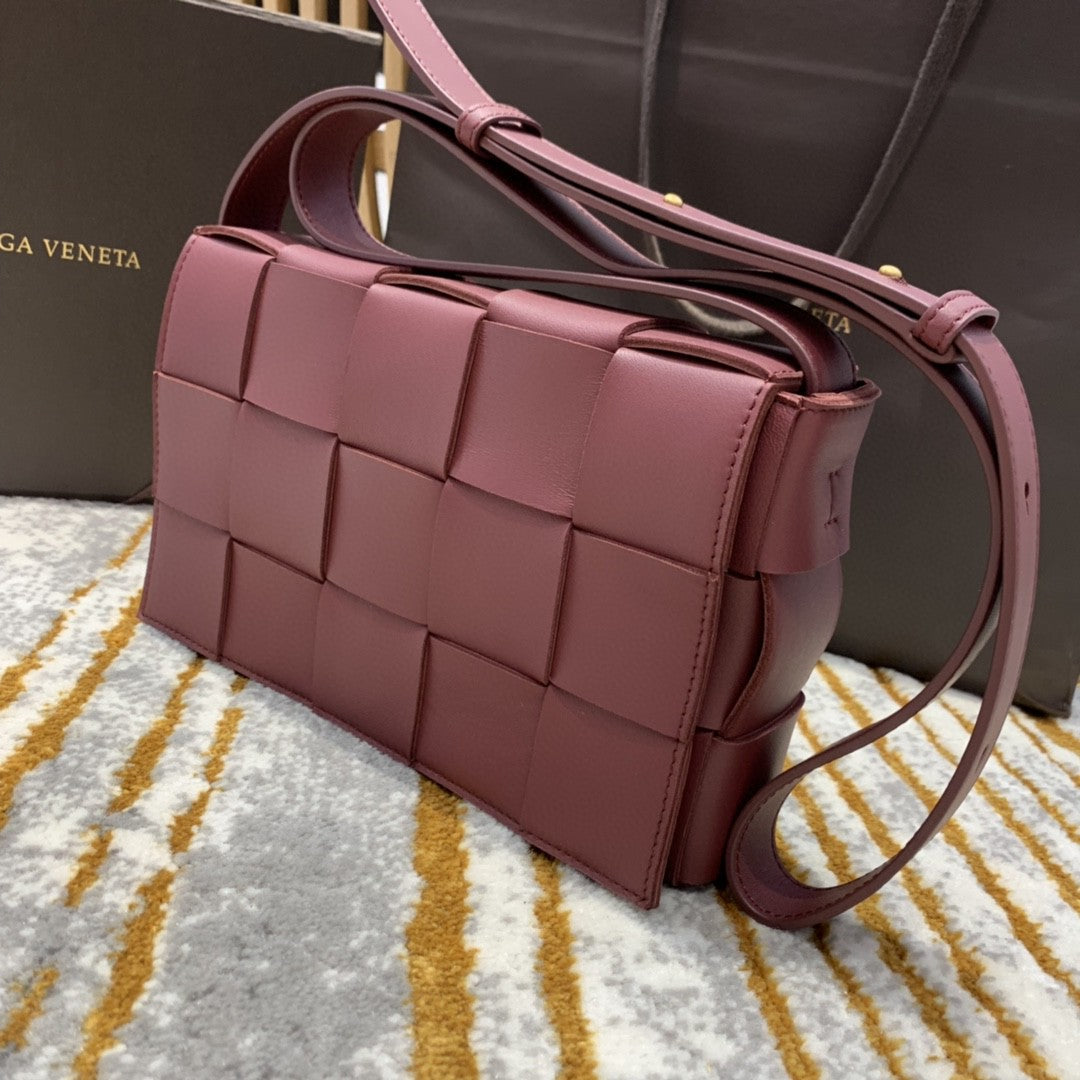 Top Quality Cassette Bag For Women 9.1in/23cm In Dark Red 578004VMAY16206