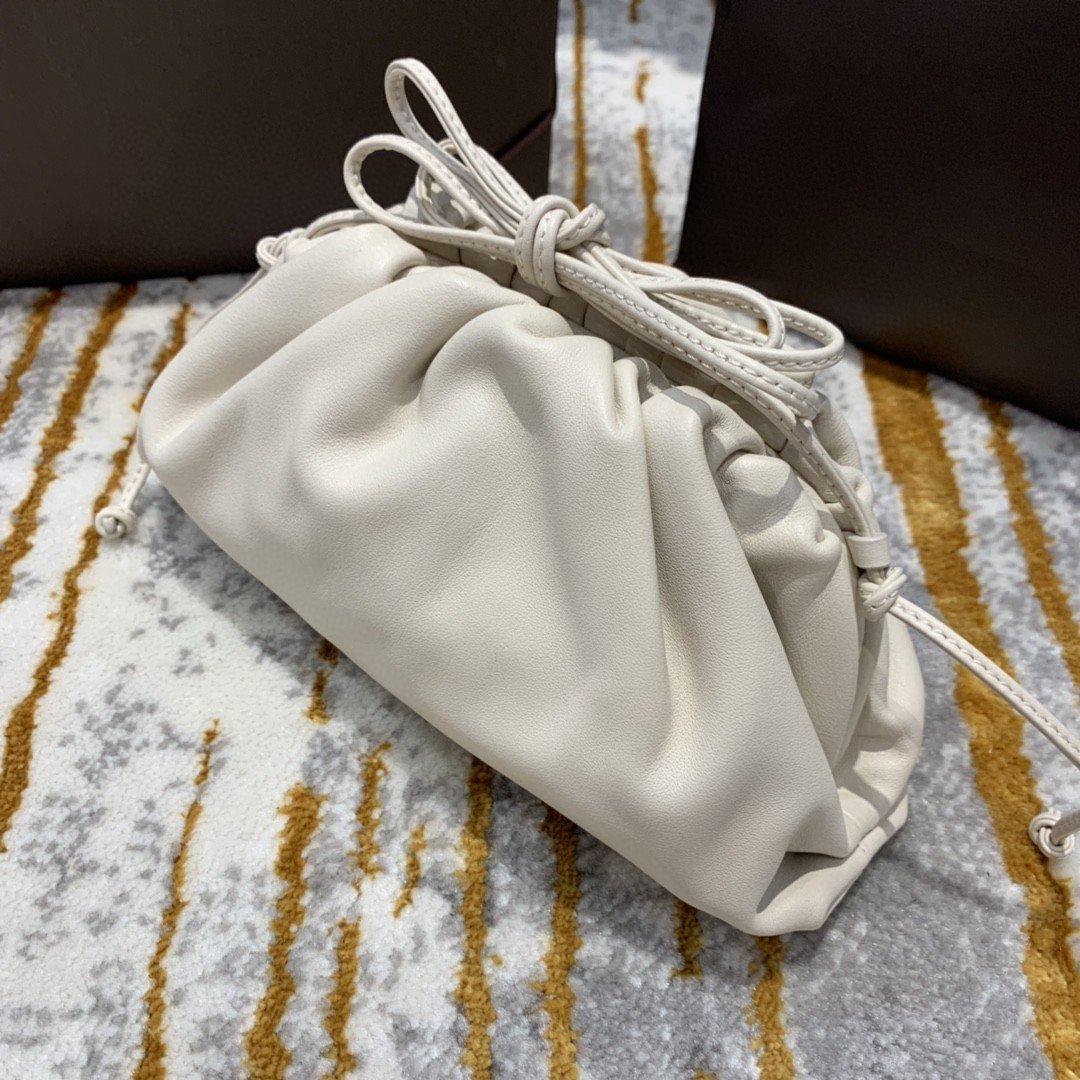 Top Quality Mini Pouch For Women 8.6in/22cm In Chalk 585852VCP409646