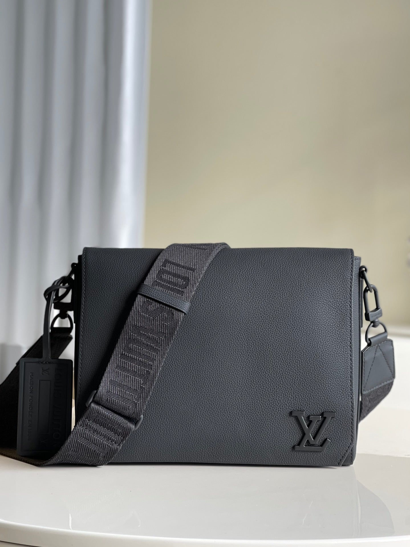 Top Quality Messenger Grain Black For Men, Bags, Shoulder And Crossbody Bags 11in/28cm Top Quality M57080