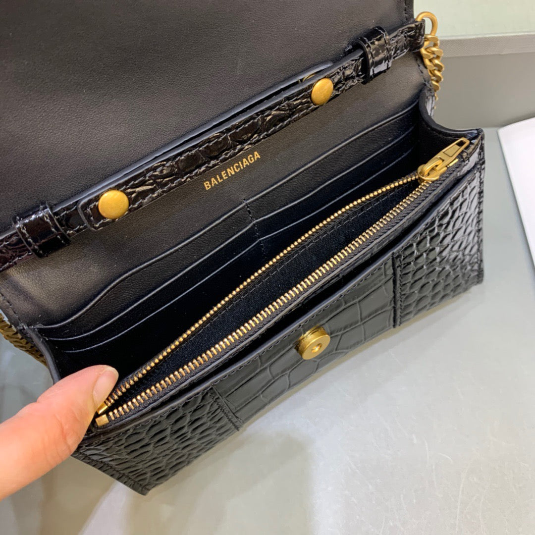 Top Quality Hourglass Wallet On Chain in Black, For Women,  Bags 7.6in/19cm  6560501LRGM1000