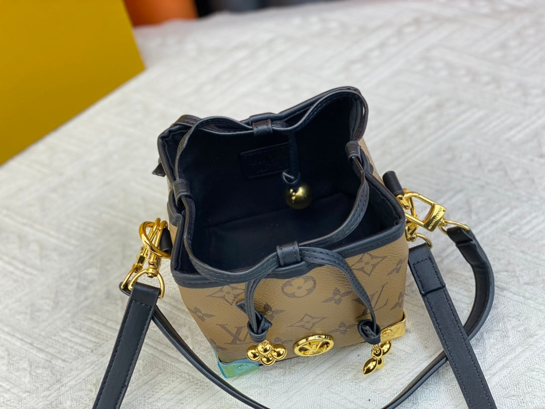 New 1:1 rep Lux Bags LUV 906