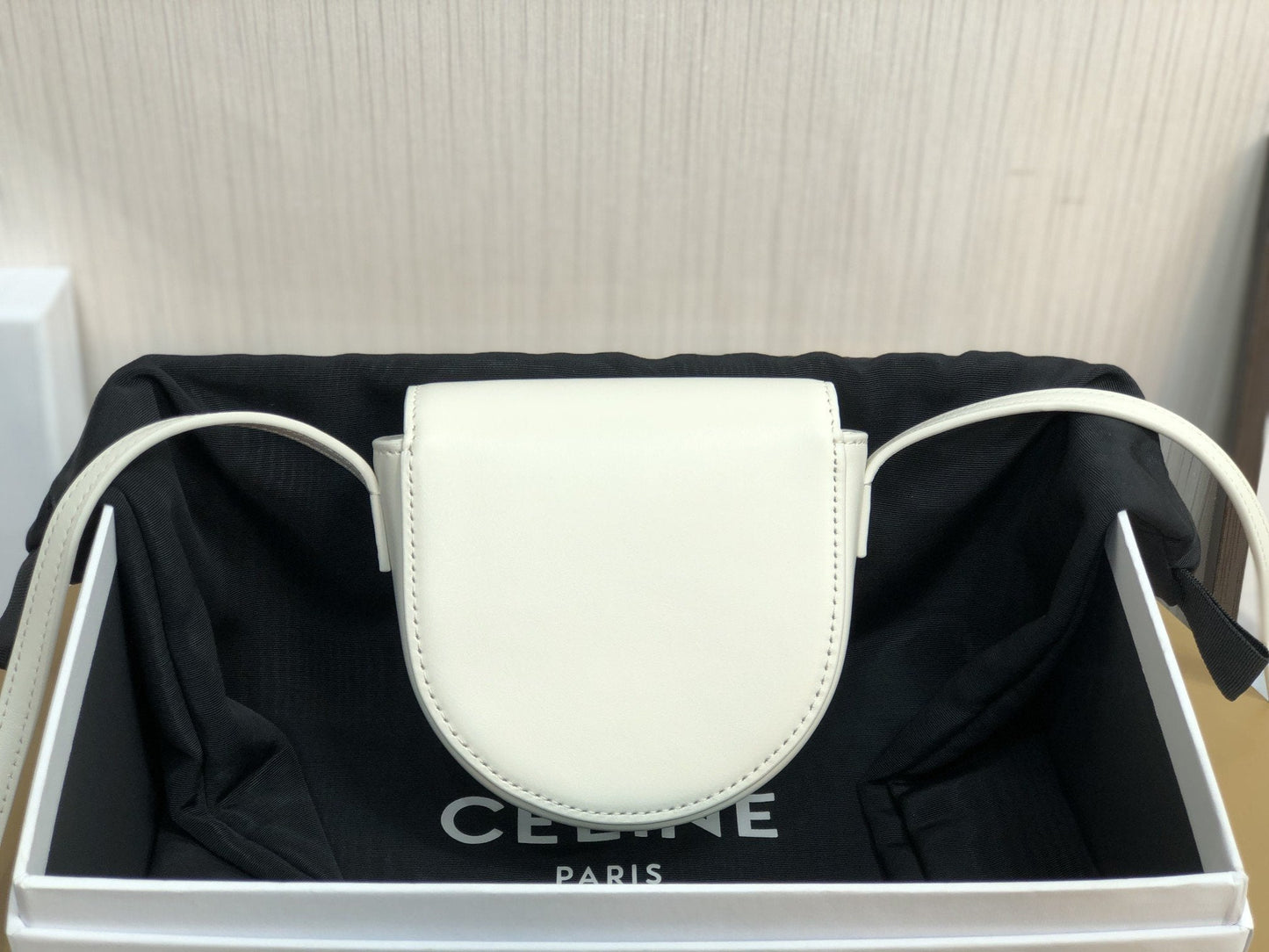 Top Quality Mini BesaTop Quality Cuir Triomphe White For Women 4in/11cm 10J303DPQ.01BC
