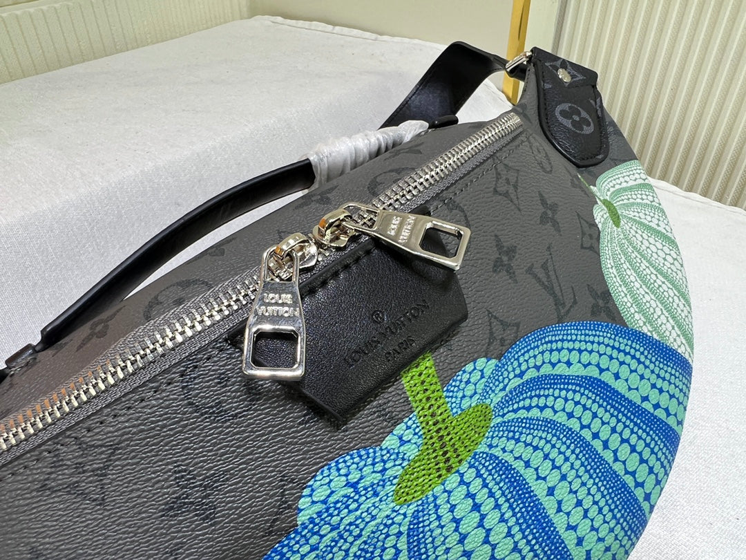 New 1:1 rep Lux Bags LUV 907