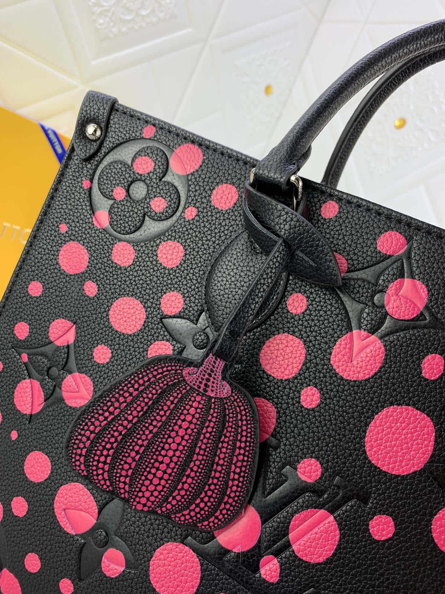 EN - New 1:1 rep Bag LUV 634