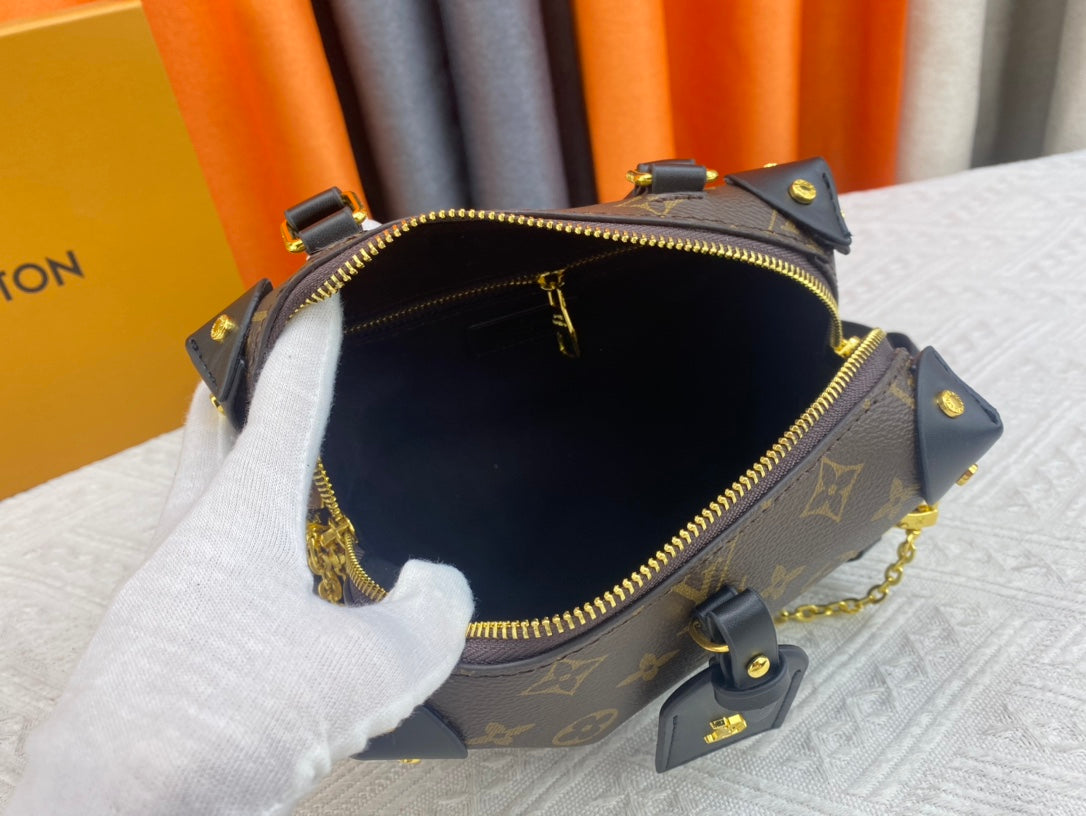 EN - New 1:1 rep  Bags LUV 662