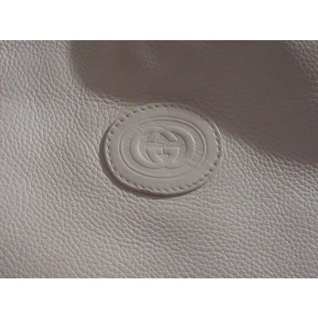 Gucci   White Textured Leather Cross Body Bag