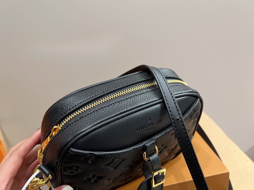 EN - Luxury Bags LUV 756