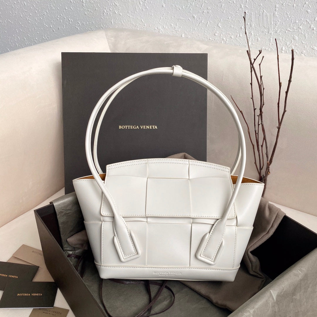 Top Quality Arco Bag For Women 12in/33cm In White