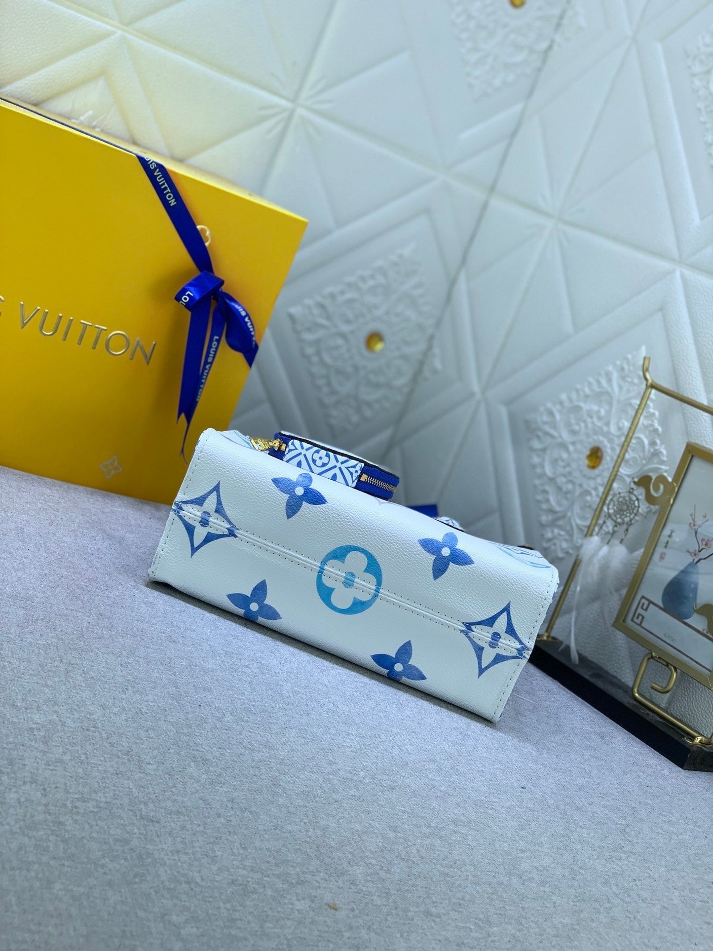EN - Luxury Bags LUV 820