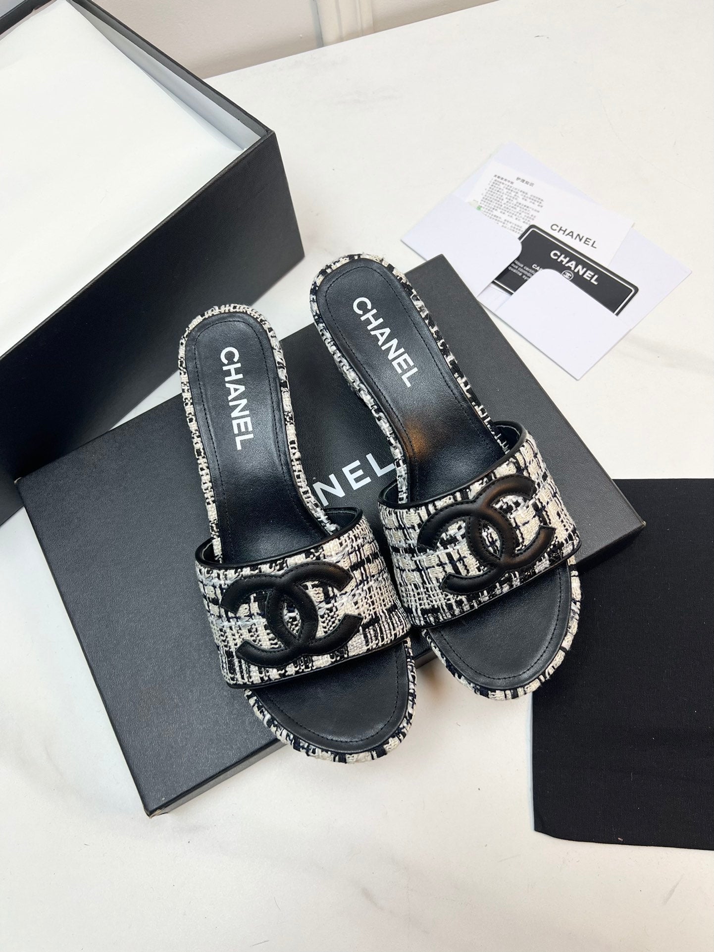 New 1:1 rep CHL High Heel Shoes 060