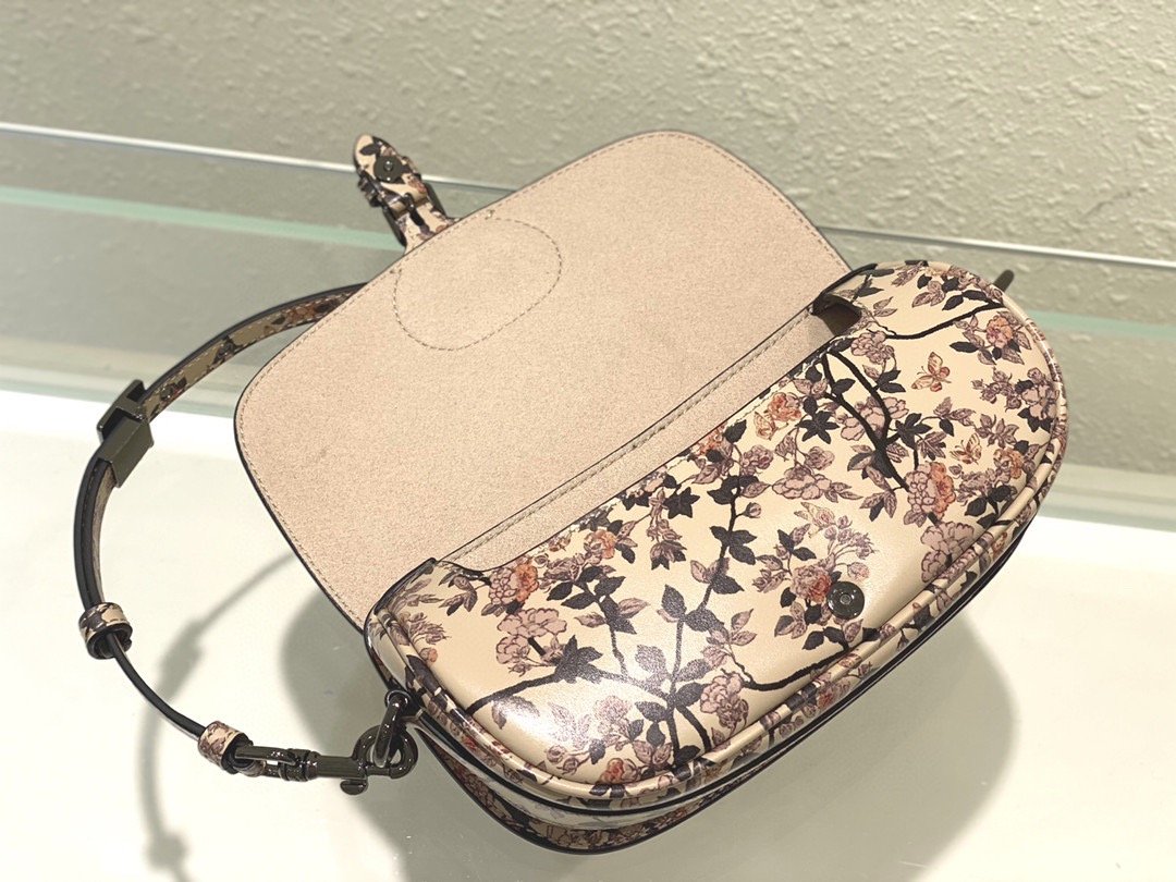 Top Quality Bobby East-West Bag Beige, For Women, Womens Handbags 8.5in/21cm CD