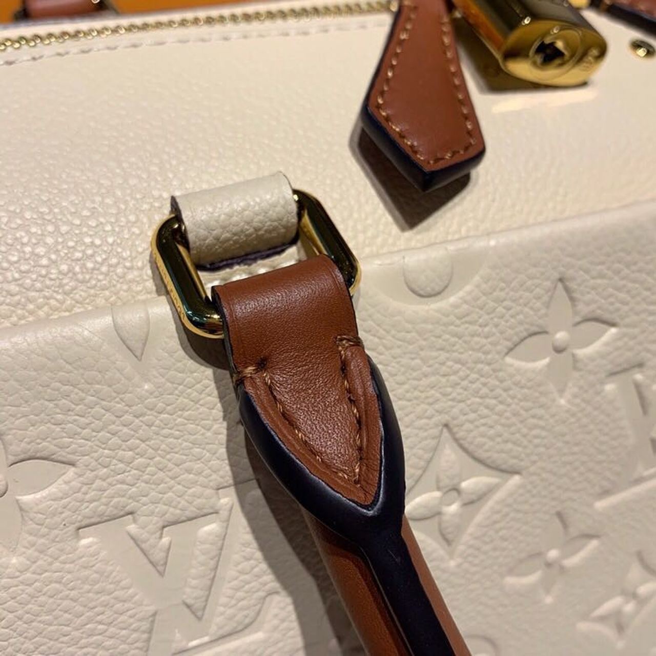 Top Quality Speedy Bandouliere 25 Monogram Empreinte Creme For Women,  Shoulder And Crossbody Bags 9.8in/25cm Top Quality M44736