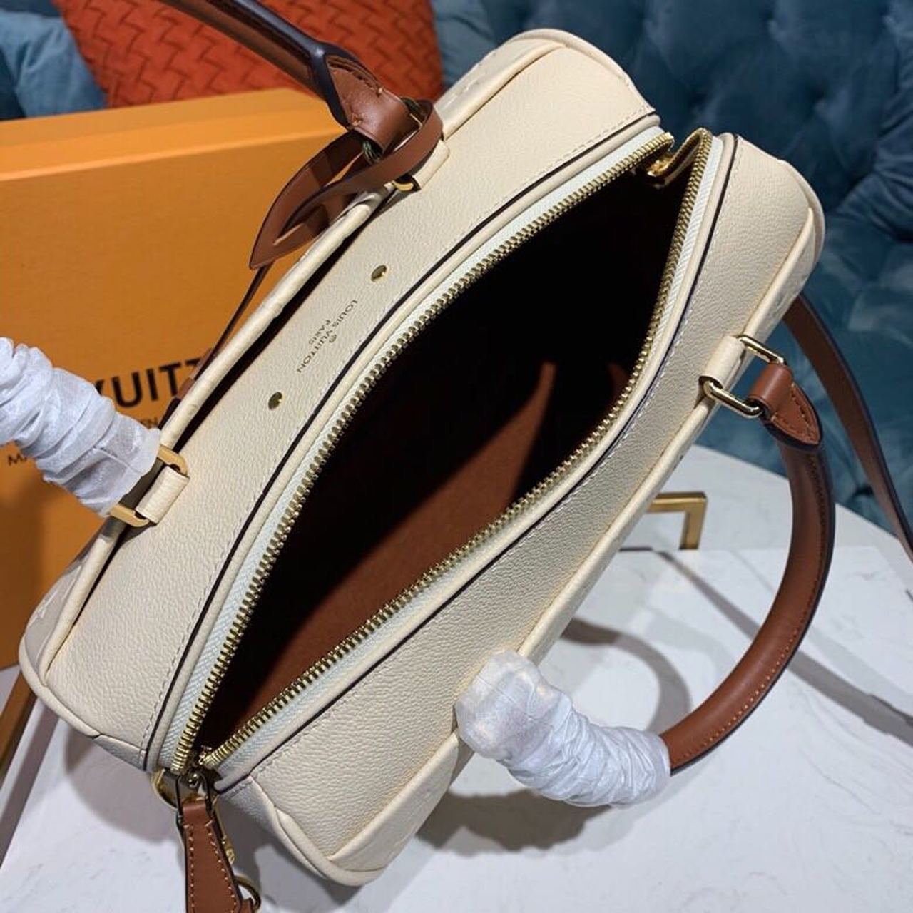 Top Quality Speedy Bandouliere 25 Monogram Empreinte Creme For Women,  Shoulder And Crossbody Bags 9.8in/25cm Top Quality M44736