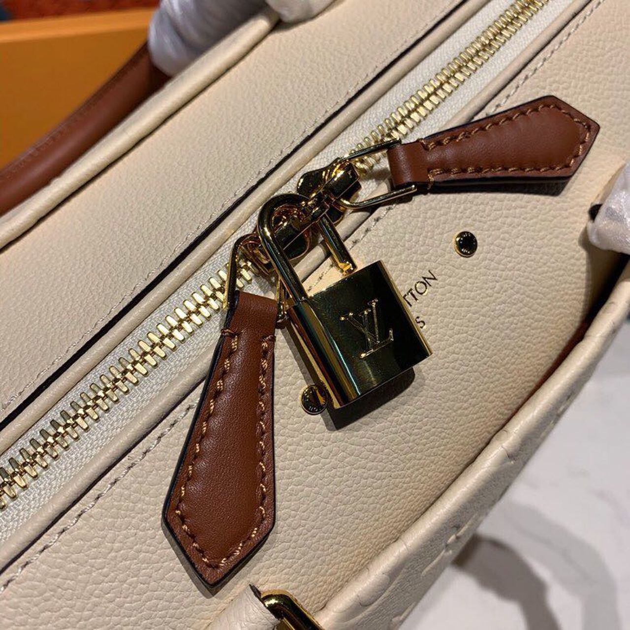 Top Quality Speedy Bandouliere 25 Monogram Empreinte Creme For Women,  Shoulder And Crossbody Bags 9.8in/25cm Top Quality M44736