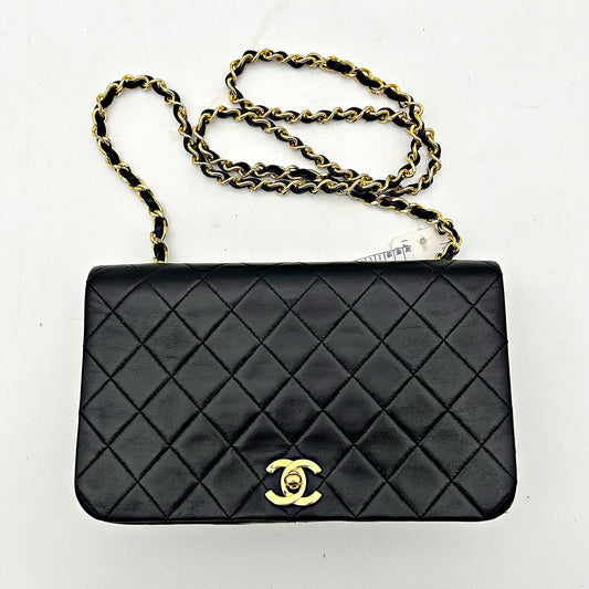 CHANEL Matelasse Chain Shoulder Bag ch88241dr