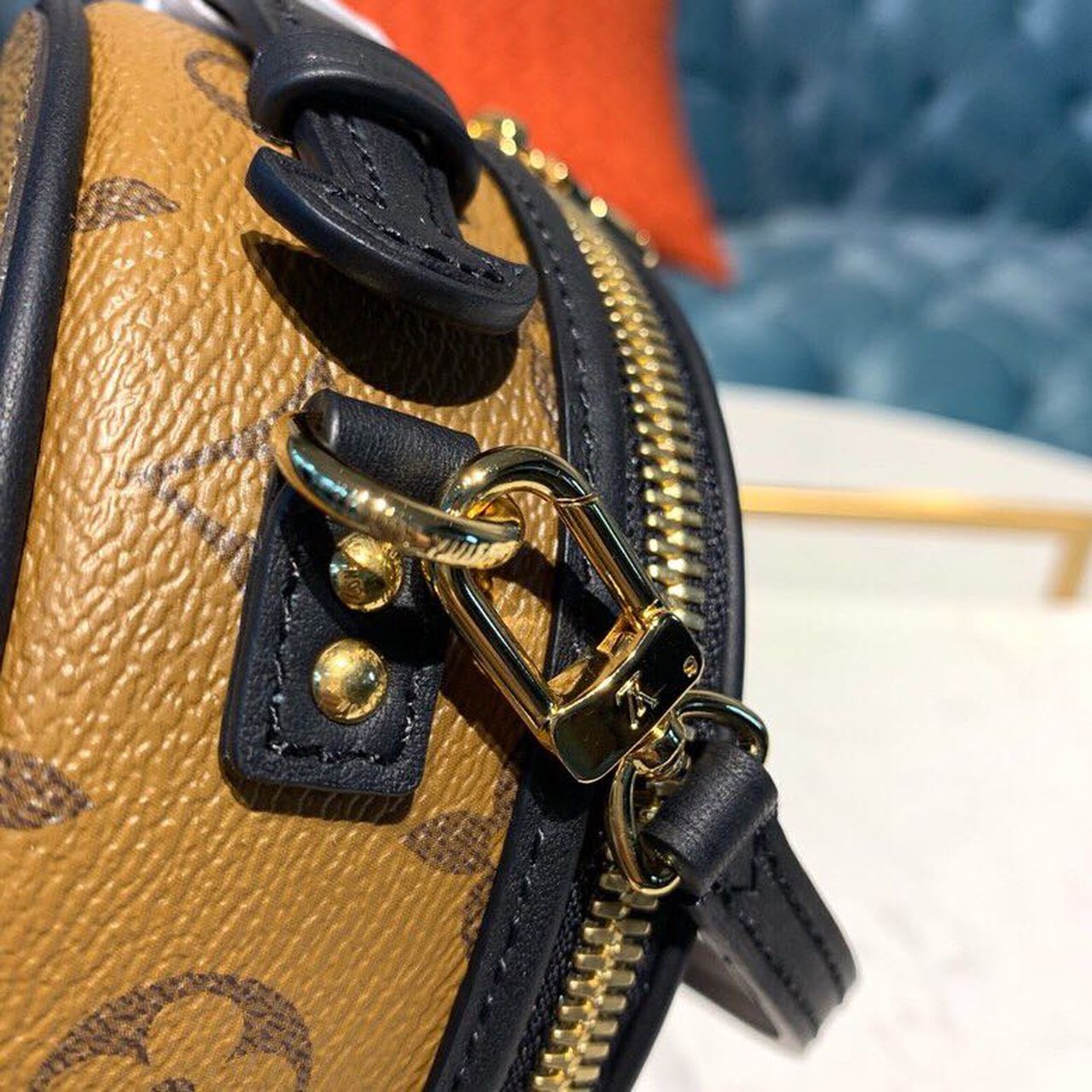 Top Quality Mini Boite Chapeau Monogram Reverse Canvas For Women, Womens Chain And Strap Wallet, Shoulder And Crossbody Wallet 5.1in/13cm Top Quality M68276
