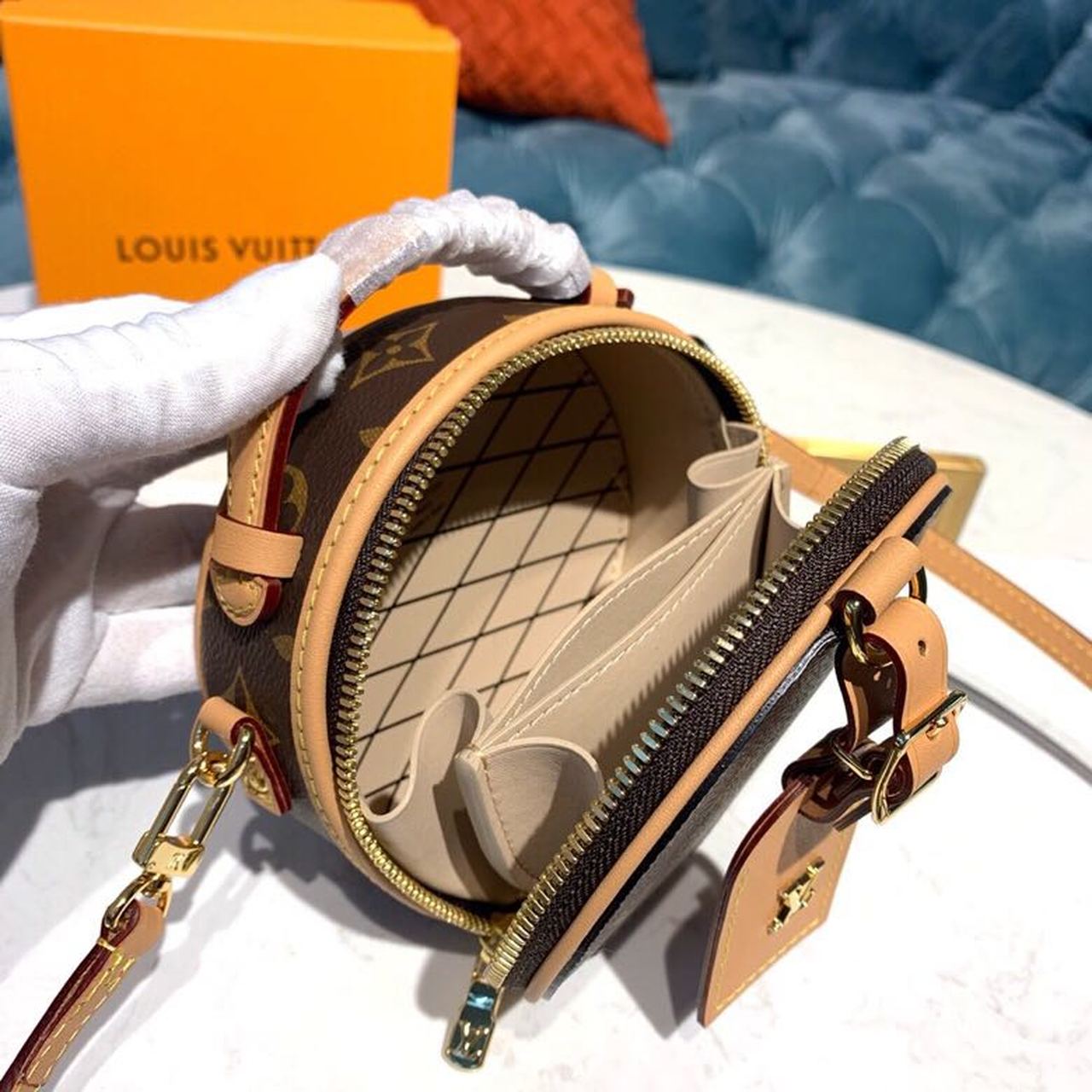 Top Quality Mini Boite Chapeau Monogram Canvas For Women, Womens Chain And Strap Wallet, Shoulder And Crossbody Wallet 5.1in/13cm Top Quality M44699