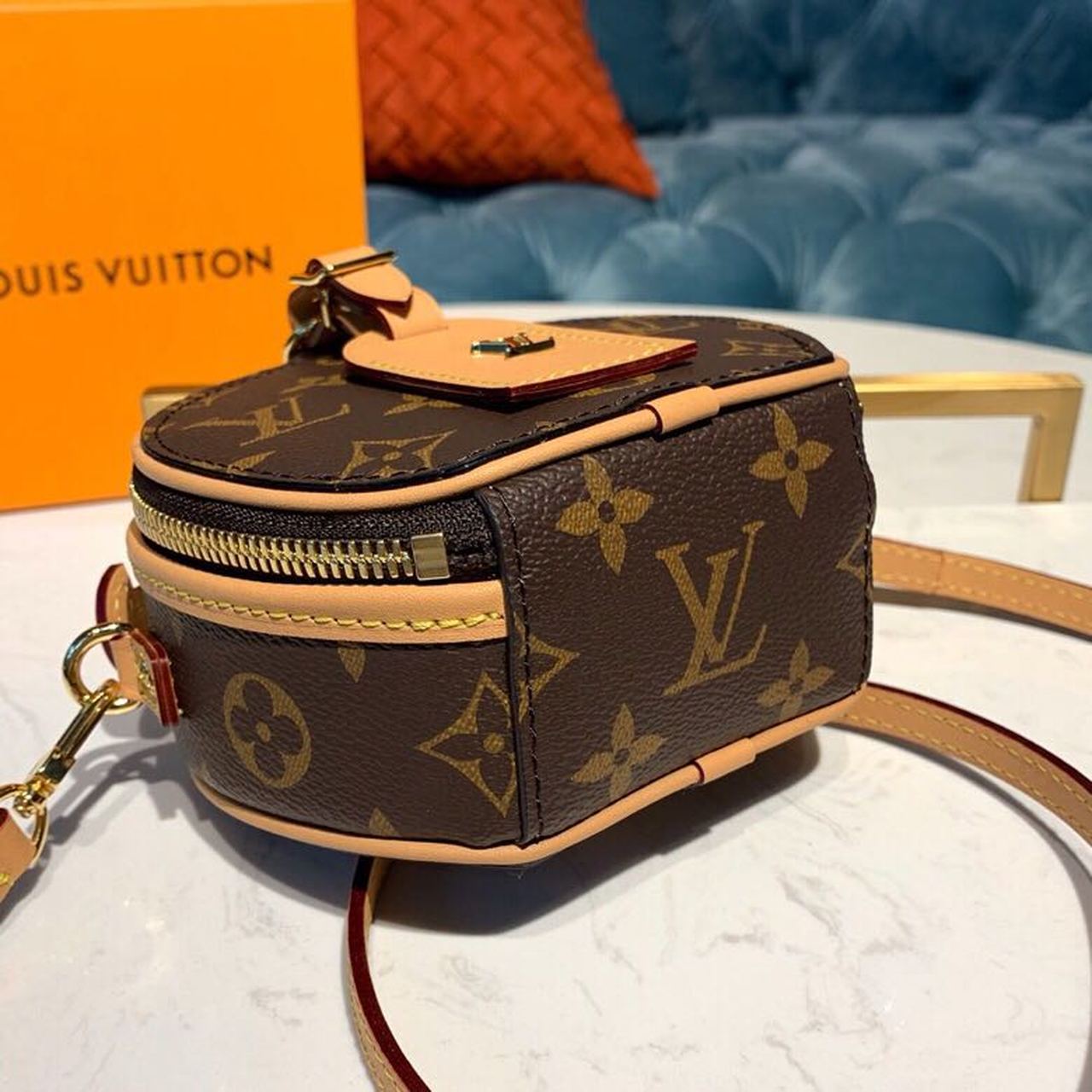 Top Quality Mini Boite Chapeau Monogram Canvas For Women, Womens Chain And Strap Wallet, Shoulder And Crossbody Wallet 5.1in/13cm Top Quality M44699
