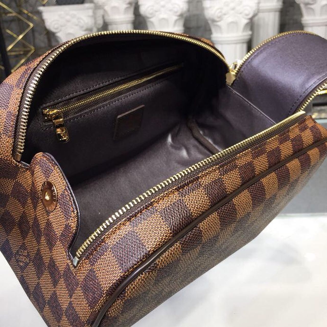 Top Quality King Size Toiletry Damier Ebene Canvas For Women, WoBags, Travel Bags 11in/28cm Top Quality N47527
