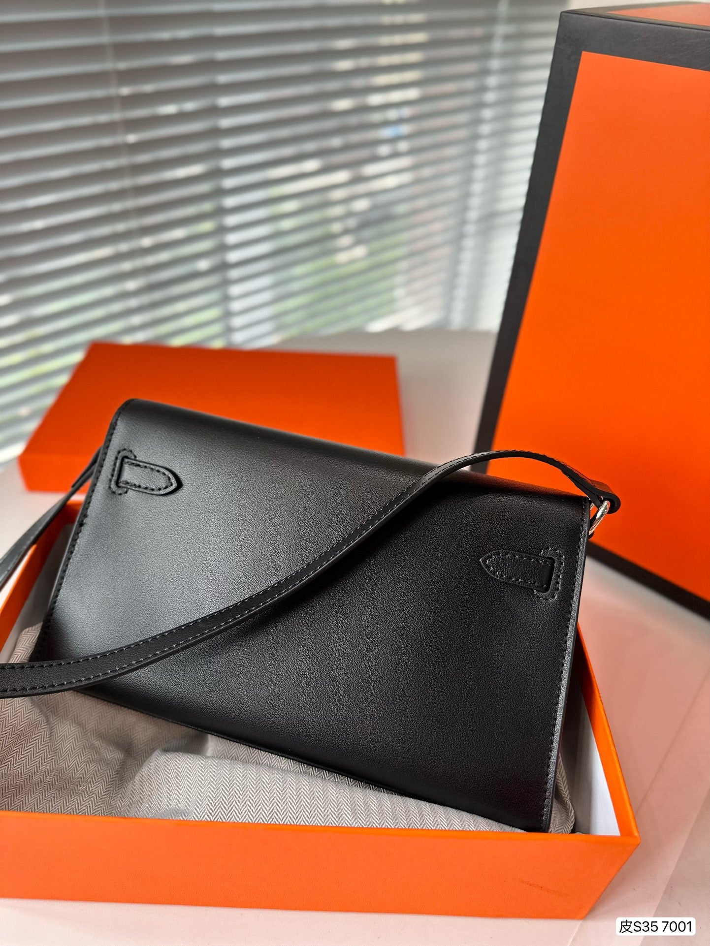 EN - New 1:1 rep  Bags HM 148