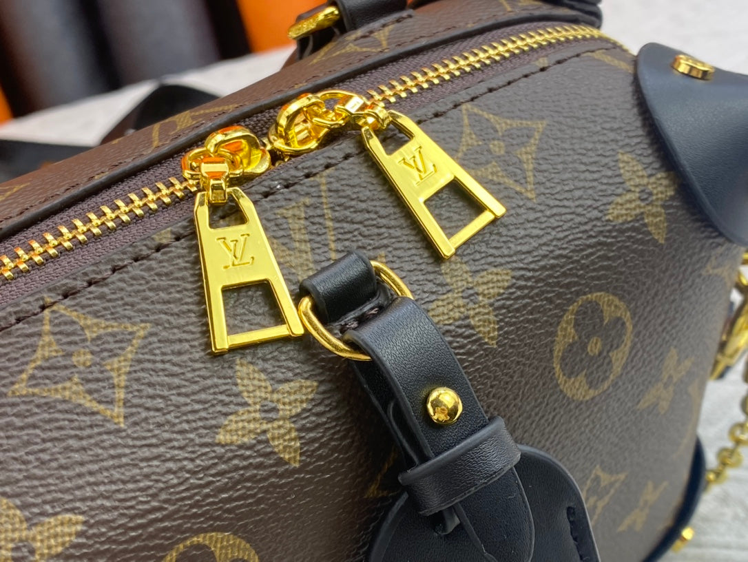 EN - New 1:1 rep  Bags LUV 662