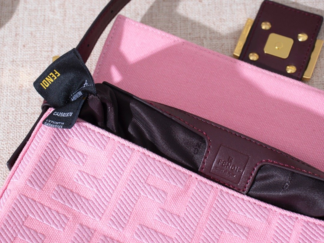 EN - New 1:1 rep  Bags FEI 079