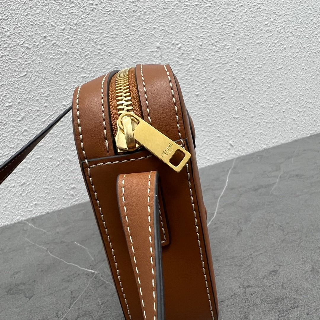 Top Quality Camera Shoulder Bag Cuir Triomphe Brown For Women 10in/26cm 199183DU3.04LU