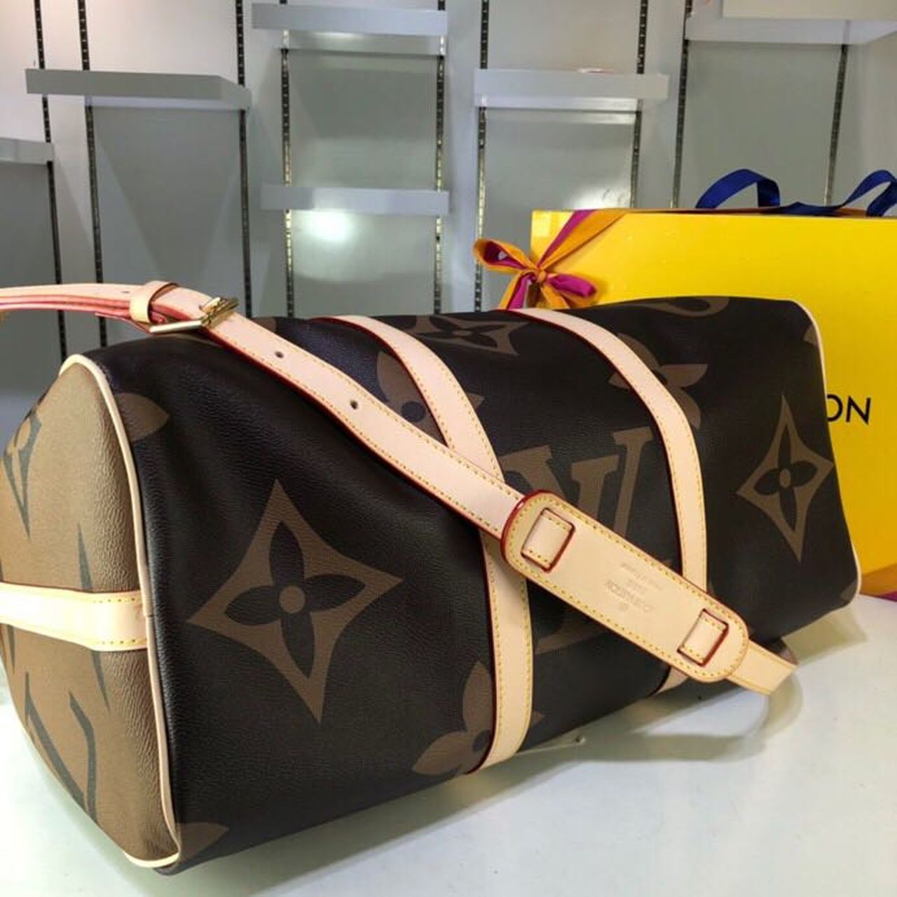 Top Quality Keepall Bandouliere 50 Monogram and Monogram Reverse Canvas For Women, Womens Handbags, Travel Bags 19.7in/50cm Top Quality M44739