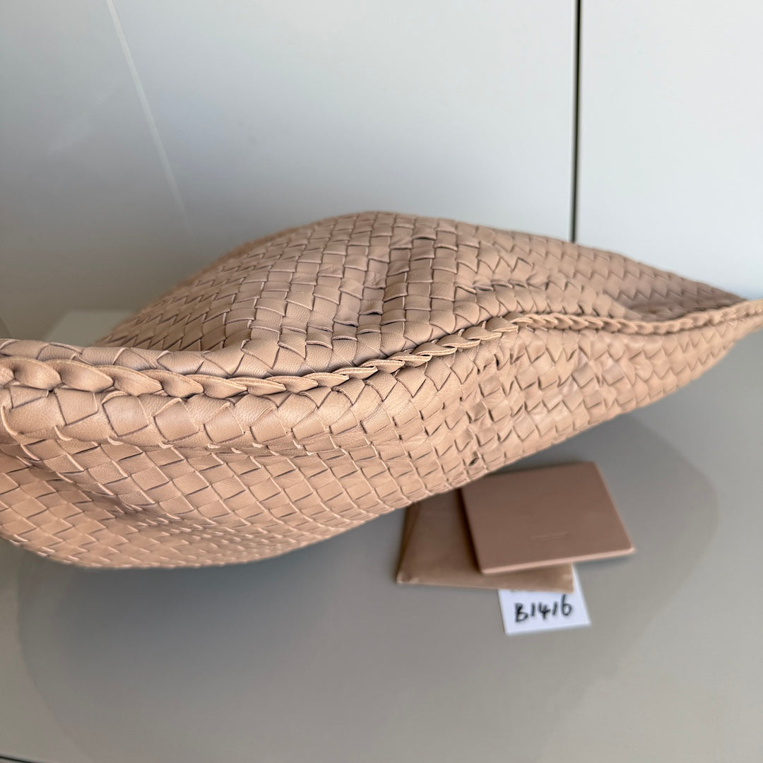 Bottega Veneta Veneta Hobo Maxi Almond Beige Intrecciato Leather Bag 51cm
