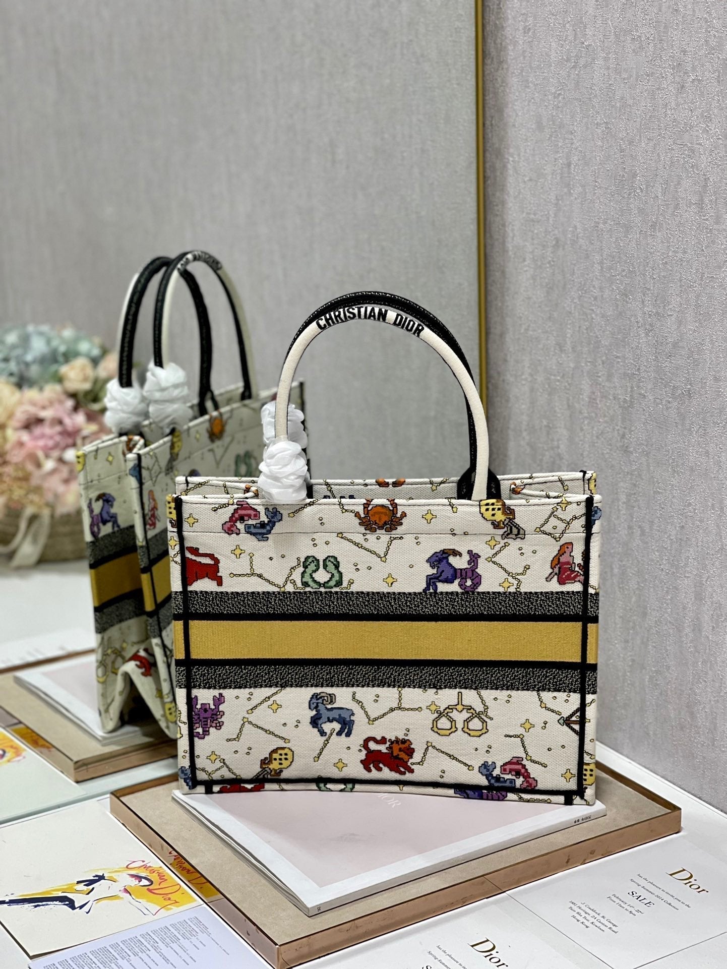 Top Quality MeTop Qualityum Book Tote White Multicolor, For Women, Womens Handbags 14in/36cm CD