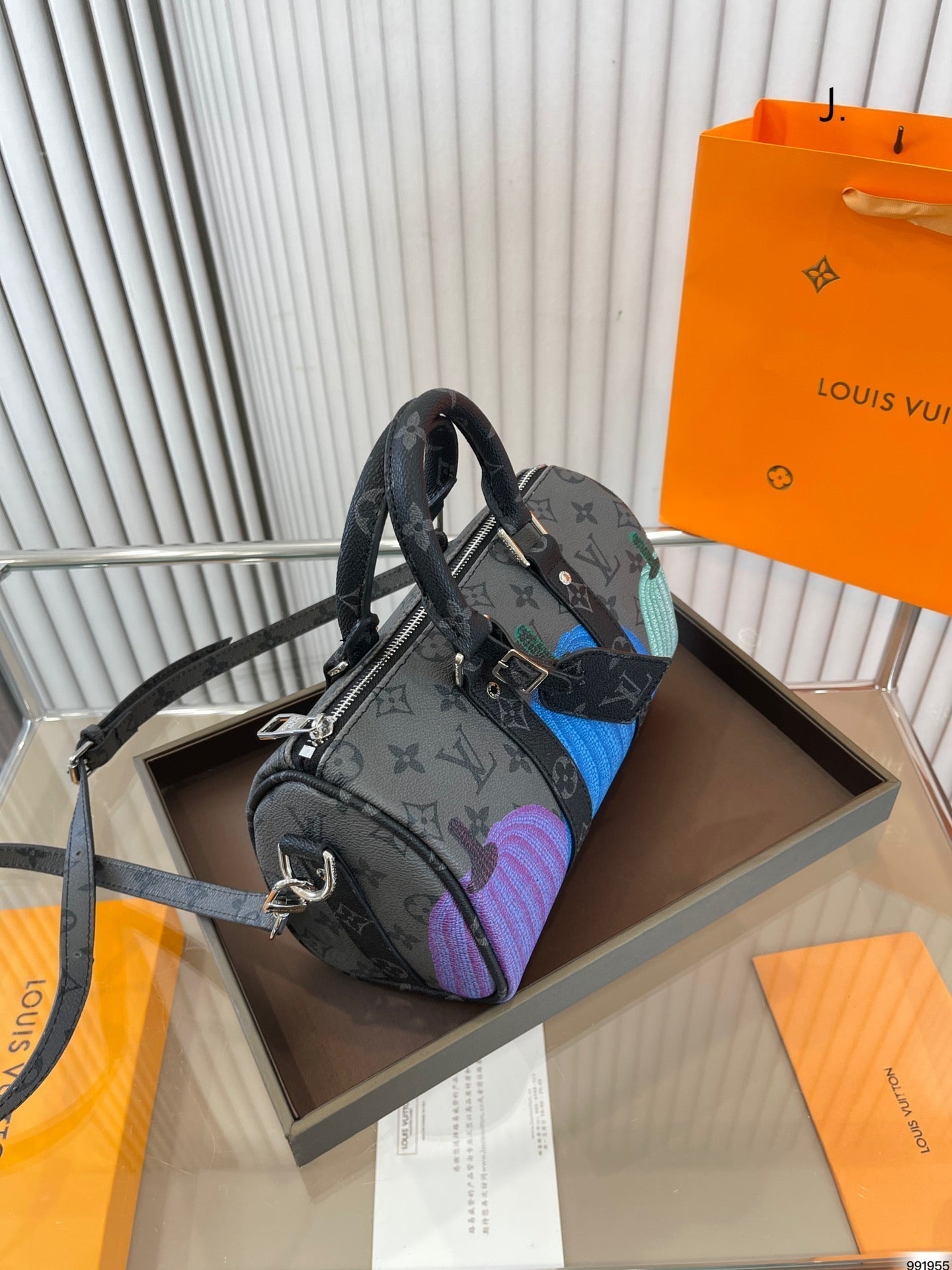 EN - New 1:1 rep  Bags LUV 676
