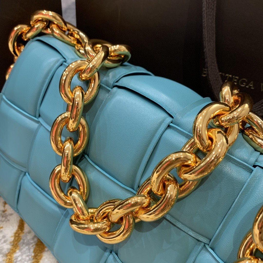 Top Quality Chain Cassette Bag For Women 10.2in/26cm In Light Blue