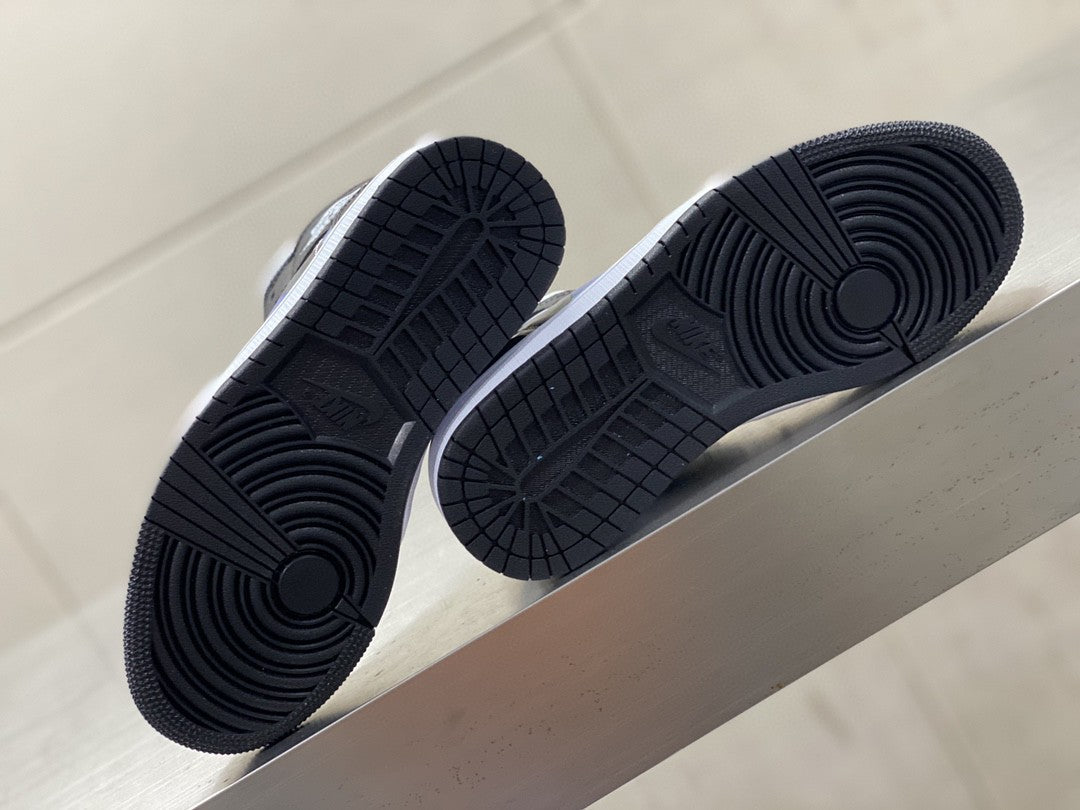 Top Quality Jordan 1 Mid Wmns ‘Hologram’ Black For Men DR9495-001