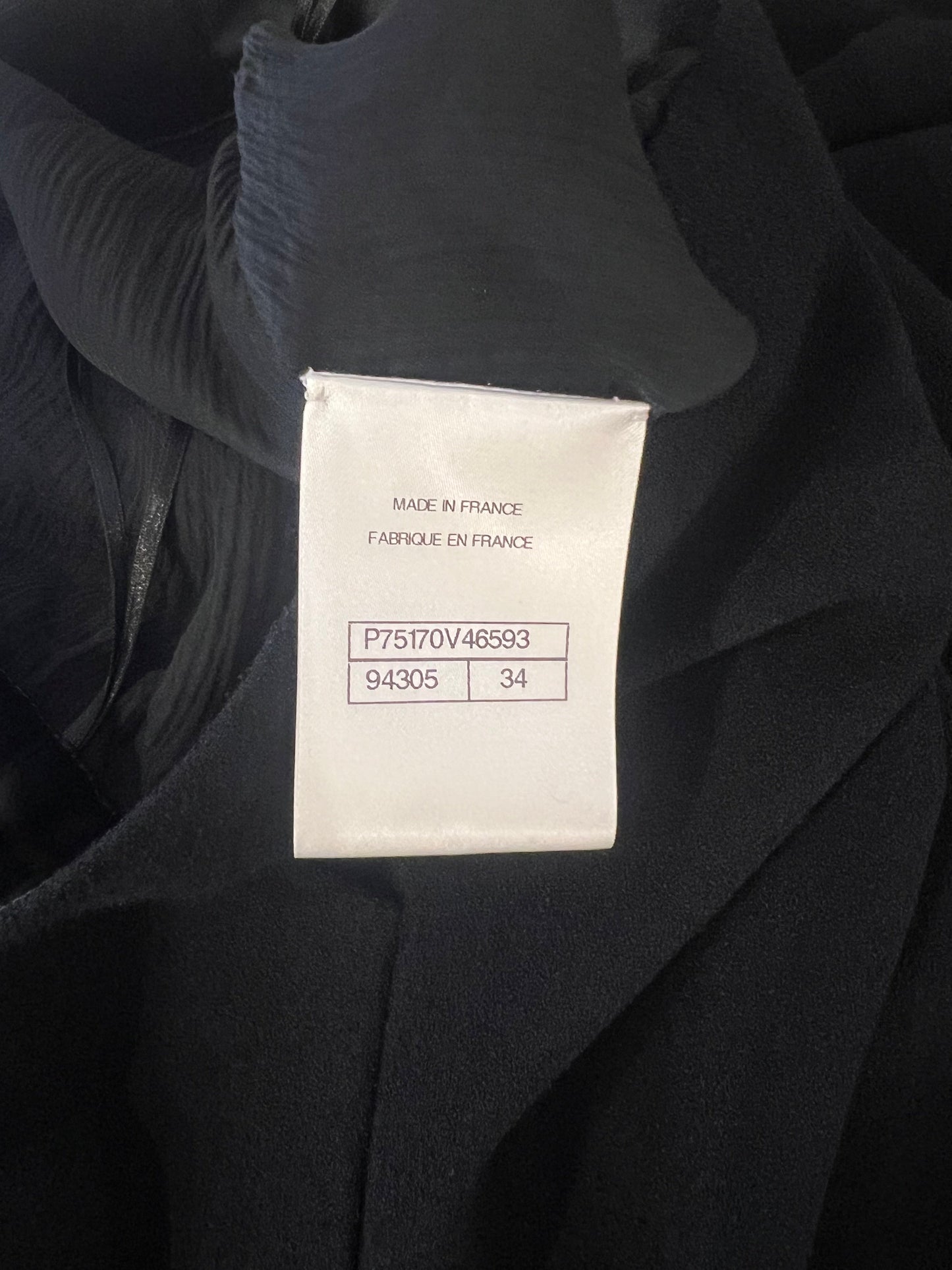 *RUNWAY* Chanel MŽtiers d'Art 2023 Black Front-Cropped Midi Skirt with Back Gold CC Logo Button Detail Size FR 34 (UK 6)