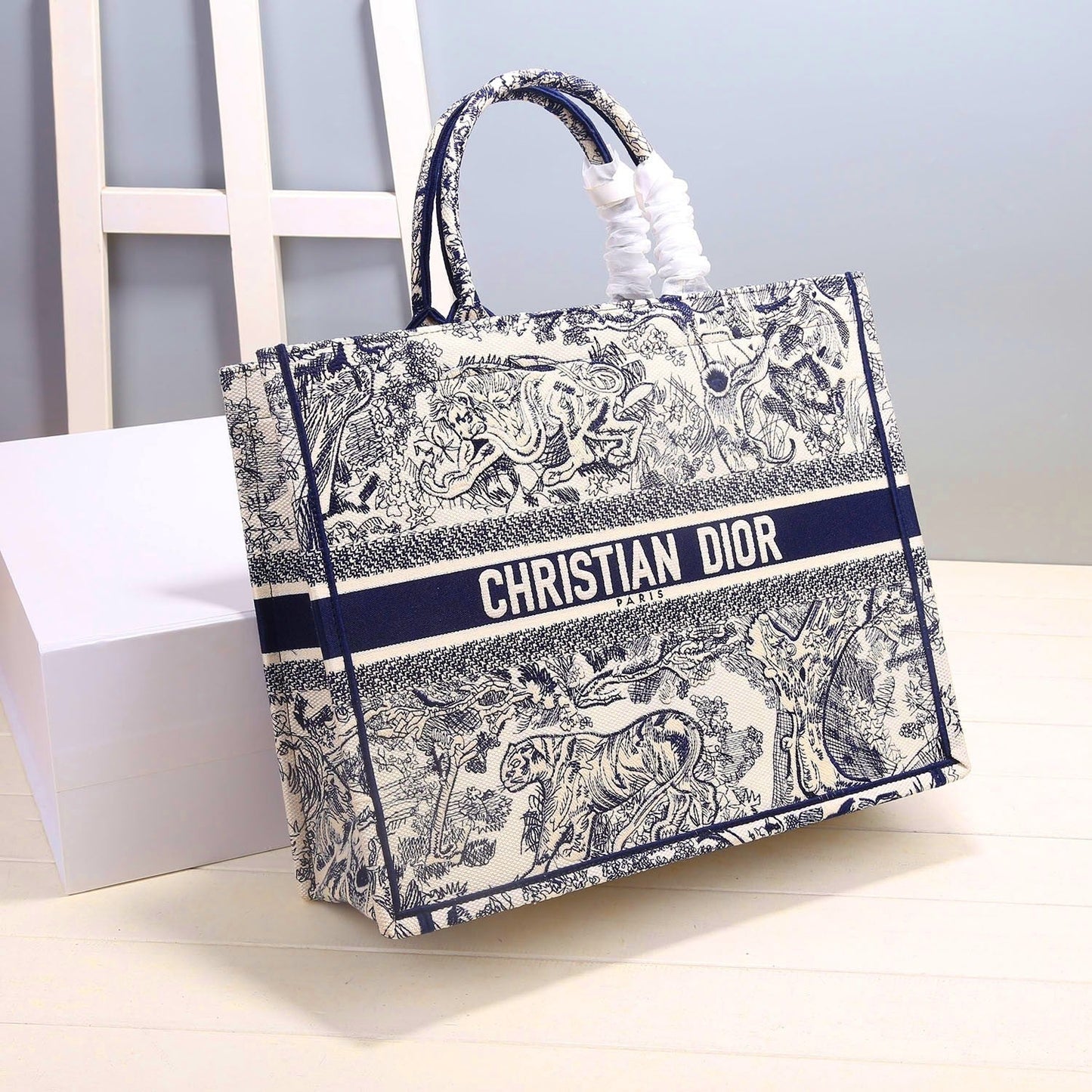 Top Quality Large Book Tote For Women 16.5in/42cm CD M1286ZRIW