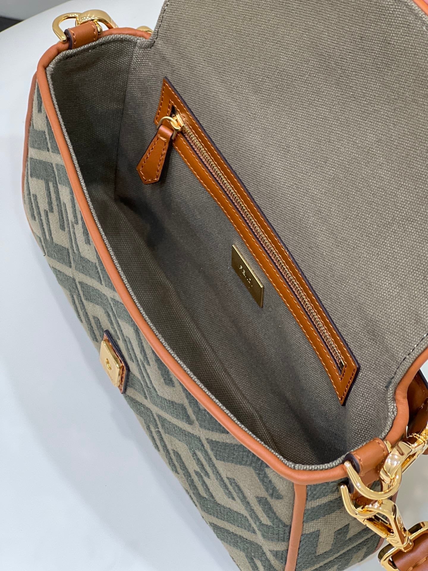 Top QualityTop Quality Baguette Khaki For Women, Women’s Handbags, Shoulder And Crossbody Bags, 10in/27cm FF 8BR600