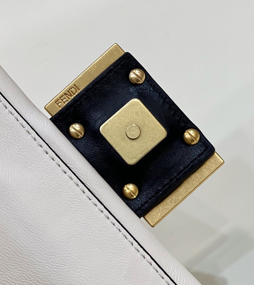 Top QualityTop Quality Baguette Chain Black and White Bag For Woman 19cm/7.5in